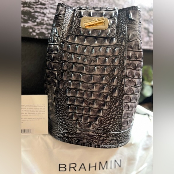 ??NWT-BRAHMIN Melbourne Collection
Maddie Nocturnal Sling Backpack?? main image 7